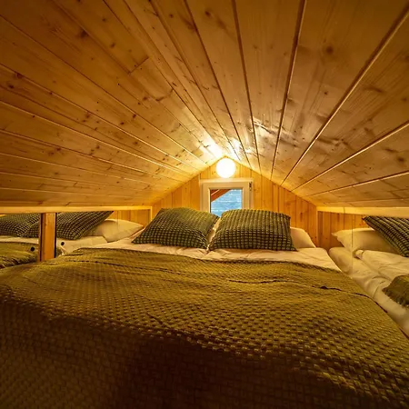 Сasa de vacaciones Magic Tiny House By A Private *